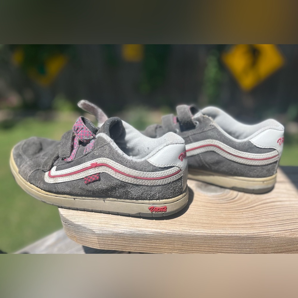 Vans Kyley Sneakers w/ Velcro- Gray&Pink